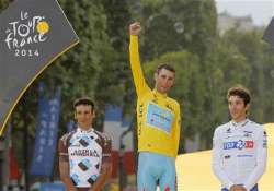 italy s vincenzo nibali wins tour de france