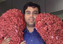 jaya hands over rs 2 crore to viswanathan anand