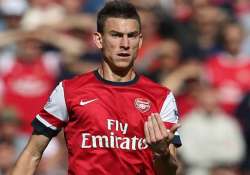 arsenal defender laurent koscielny signs new deal