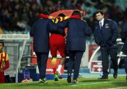 barcelona s neymar leaves getafe game with hurt ankle