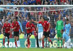 epl cardiff stuns man city 3 2