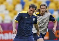 elmander to start for sweden against england