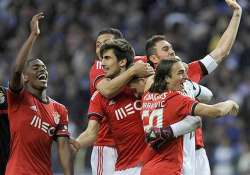 europa league 10 man benfica returns to final