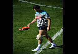 fifa world cup cristiano ronaldo wears knee brace in portugal team practice