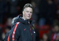 louis van gaal produces united dossier to counter long ball claims