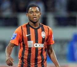 luiz adriano to partner with neymar