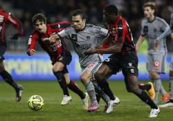 nice win to deny marseille top spot in french league