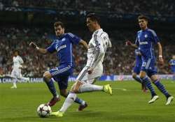 real madrid loses 4 3 to schalke but advances in champions league