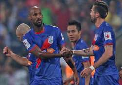 isl anelka strike helps mumbai edge past kerala