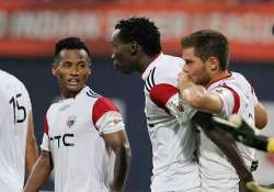 isl northeast united stun 9 man mumbai 2 0