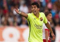 suarez leads barcelona 2 1 comeback at almeria