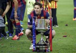 lionel messi gets 2 to lead barcelona past bilbao 3 1 in copa del rey final