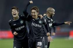 hannover beats hertha berlin 2 0 in bundesliga