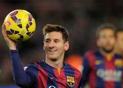 lionel messi leads barcelona to easy 4 0 win over granada