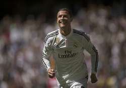 cristiano ronaldo scores 5 in real madrid s 9 1 rout of granada