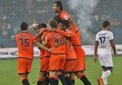 isl delhi dynamos drub chennaiyin 4 1 on a night of stunning goals