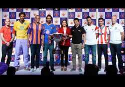 isl glitz props indian football but nat l team slips in 2014