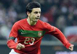 santos picks 2 new 2 old players for portugal squad