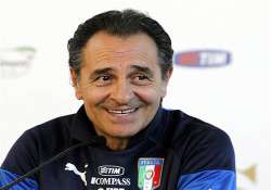 italian coach prandelli wary of putting pressure on rossi