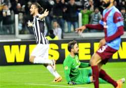 juventus beats fiorentina 1 0 for 14 point lead