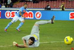 lavezzi gives napoli 1 0 win over inter in serie a