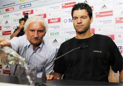 leverkusen open to ballack departure