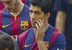 luis suarez pledges to not bite again with barcelona