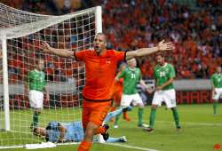 netherlands thrashes northern ireland 6 0