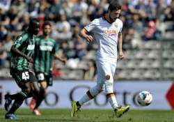 roma beats sassuolo 2 0 in serie a