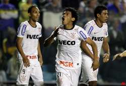 romarinho s late goal helps corinthians to draw