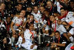 santos wins 2 1 to take copa libertadores