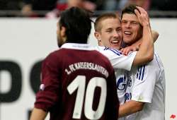 schalke wins 4 1 at kaiserslautern in bundesliga