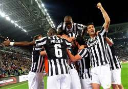 serie a juventus celebrates title by beating atalanta 1 0