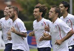 spain italy try to seal euro 2012 places