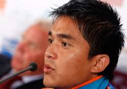 sporting lisbon signs sunil chhetri