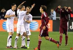 us beats venezuela 1 0 on clark s late goal