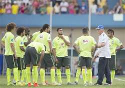 world cup thousands show up for brazil s training session