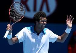 australian open jo wilfried tsonga enters third round