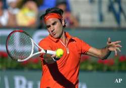 federer easily advances at indian wells