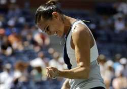 flavia pennetta rallies to beat kvitova in 3