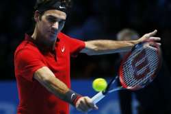 federer wins 2nd round robin match at atp finals