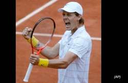 murray roddick through to third round at queen s