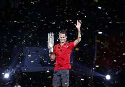 federer wins 4th title of year at shanghai masters