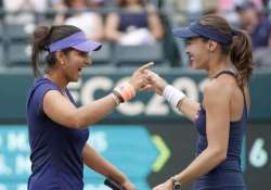 us open 2015 sania mirza martina hingis through to quarters