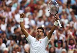 djokovic debuts in wimbledon against kohlschreiber