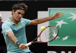 federer beats berdych to reach italian open semifinals