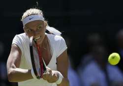 petra kvitova opens wimbledon defense with 6 1 6 0 win