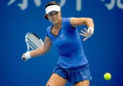 li na beats bartoli in opening match at hopman cup