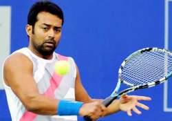 paes stepanek reach quarter finals