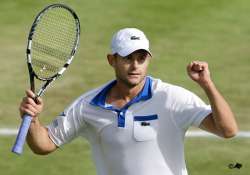 roddick advances to 3rd round at wimbledon